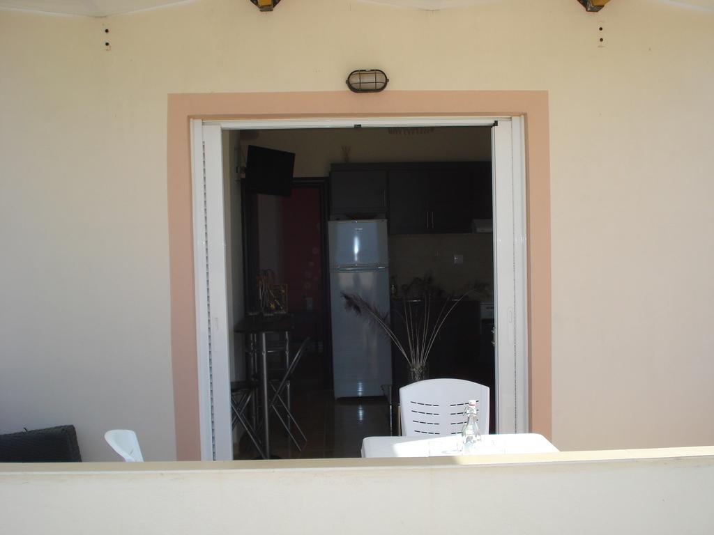 Ferienwohnung Pyrgos Kíssamos Exterior foto